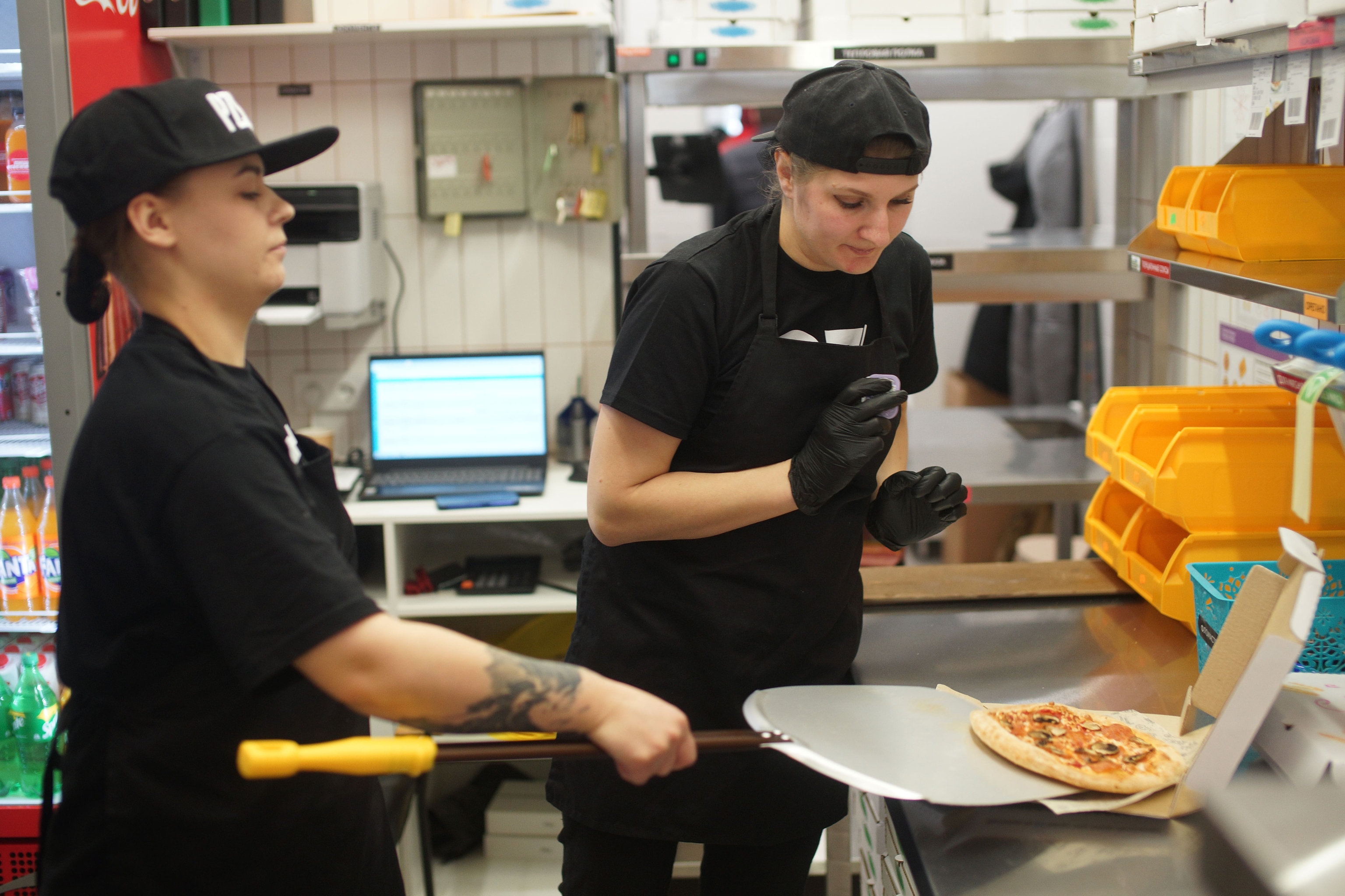 Все работники пиццерии Пицца Синица проходят обучение